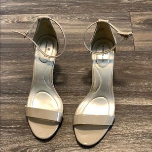 Bandolino patent leather heels